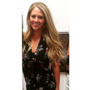 💕MEET YOUR POSHER💕